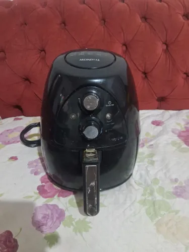 Vendo Air fryer funcionando perfeitamente por 80 reais entrego testo na hora da entrega
