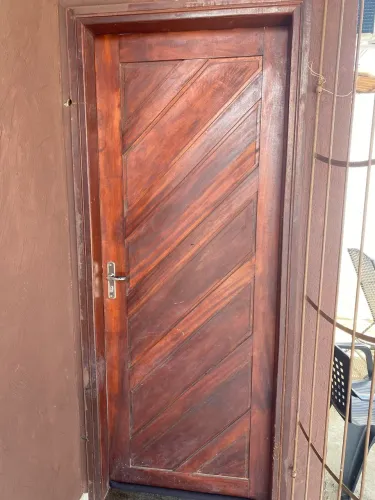 Porta madeira maciça 2.10x80