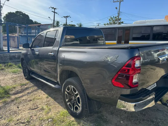 Toyota Hilux CD SRX 4X4 2.8 TDI 16V Diesel Aut. 2021