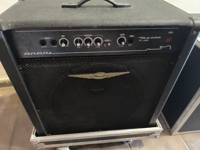 Cubo debaixo oneal OCB 600 bass 200rms