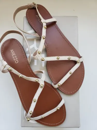Sandália Rasteira off-white Arezzo