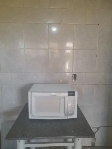 Microondas Electrolux 30 litros funcionando perfeitamente. 