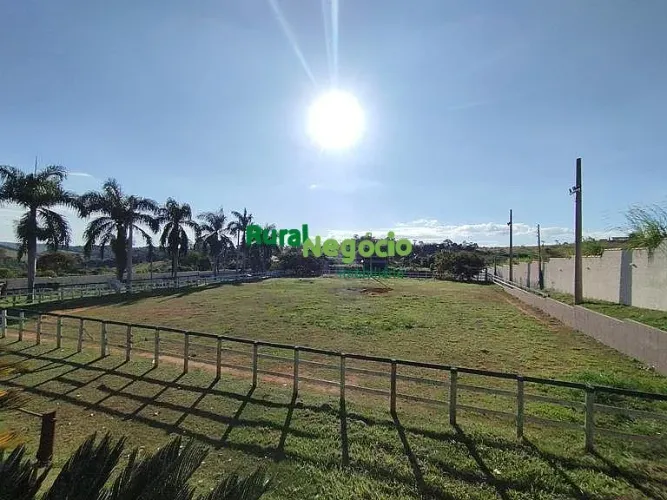 HARAS / SÍTIO FORMADO COM BELA ESTRUTURA EM TAUBATÉ-SP