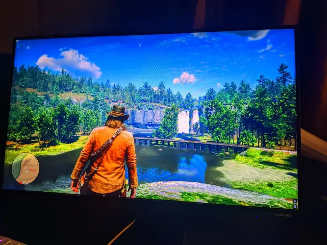 Monitor Samsung 75hz um ano de uso