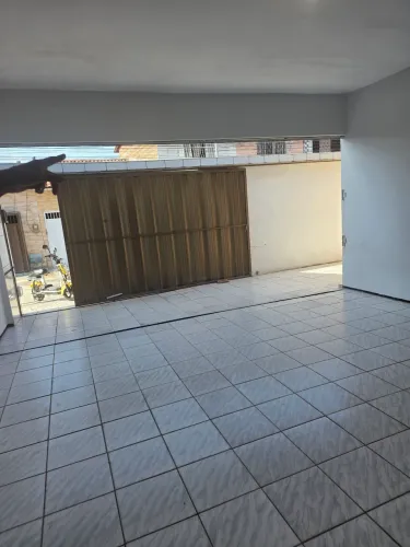 ALUGA EXCELENTE CASA, PRÓXIMO AO COMÉRCIO. MELHOR ÁREA PARA MORAR, PRÓXIMO A TUDO .