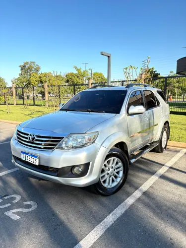 Toyota Hilux SW4 SR 4X2 2.7/ 2.7 Flex 16V Aut. 2013