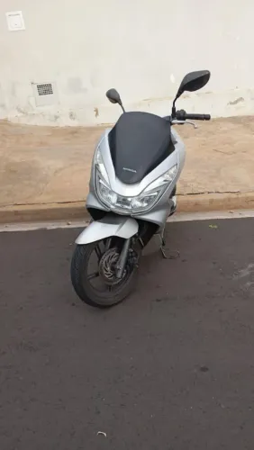 Vendo ou troco por outra moto