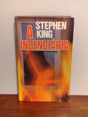 A Incendiária (Firestarter) Stephen King / Editora Círculo do Livro Capa Dura 1980
