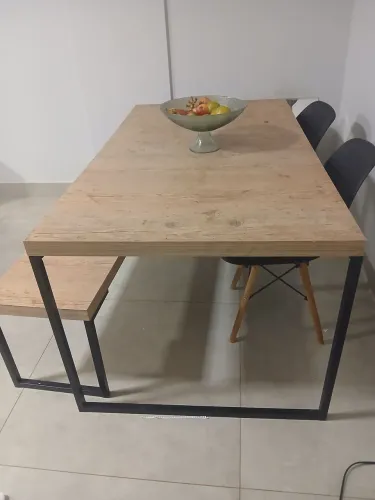 Mesa + Banco New Forest Etna + cadeiras 