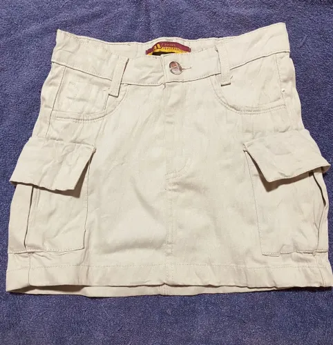 Saia Cargo Feminina Bege Clara - Estilo Casual e Moderna