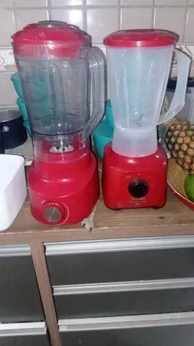 Liquidificadores Mondial e Arno Vermelhos Quebrados