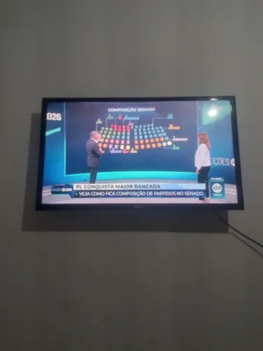 Televisão de 32 polegadas smart 