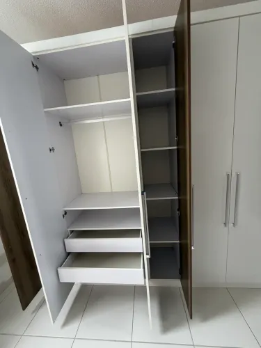 Guarda roupa 7 portas