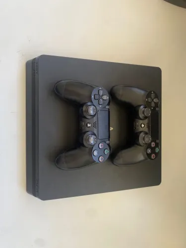 PS4 Slim 1TB + 2 Controles + 10 jogos