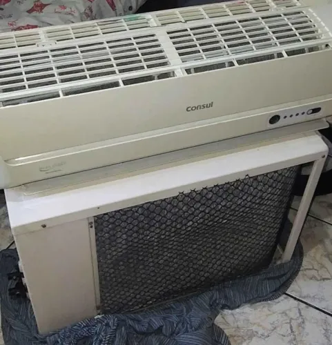 Central de ar 9000btus, funcionando perfeitamente 