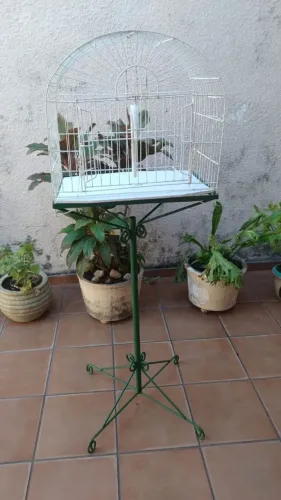 Gaiola com pedestal