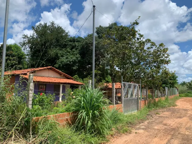 Sítio com casa e ponto de festas e venda 