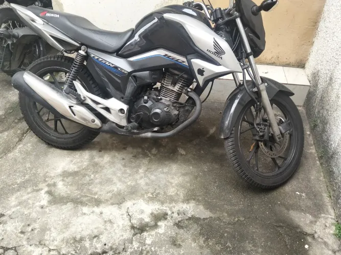 Vendo Titan 160 só transferir