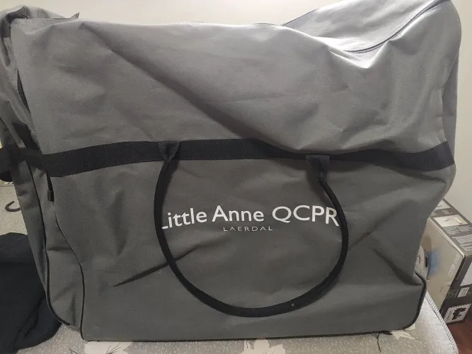 Mala LAERDAL little Anne (cabe 4 manequins)