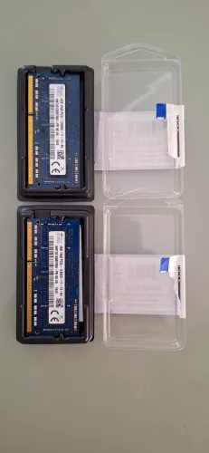2 pentes de memória DDR3L (4GB cada)