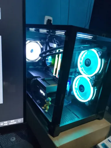 Troco Placa De Video RX9060XT OC Triple fan Modelo Edicão comprada a 3 meses