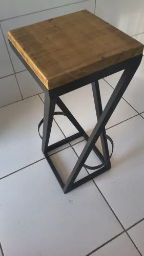 Banqueta de metalon