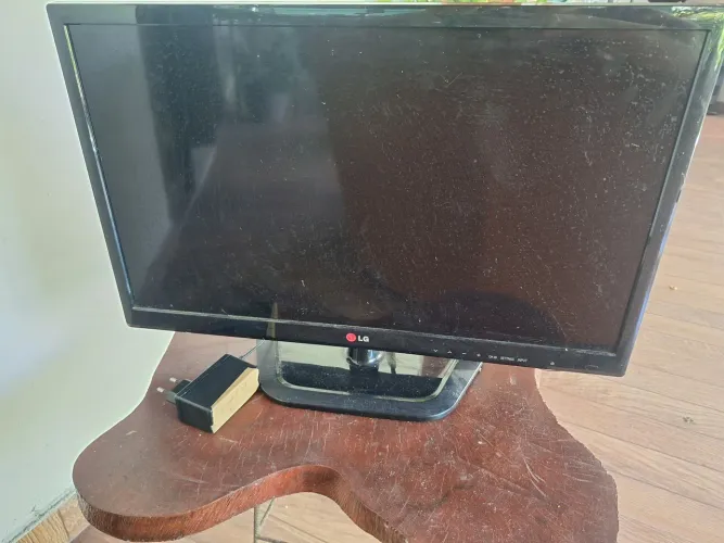TV Monitor LED de 24 polegadas da LG