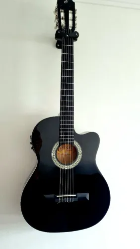 Violão de nylon Giannini