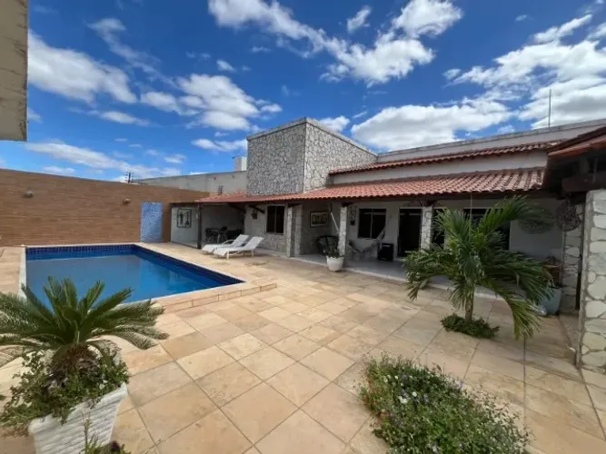 VENDO CASA GRANDE EM OURICURI