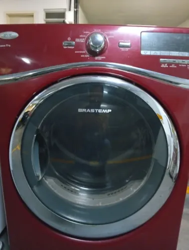Vendo máquina secadora de Roupas semi novo a gás natural..