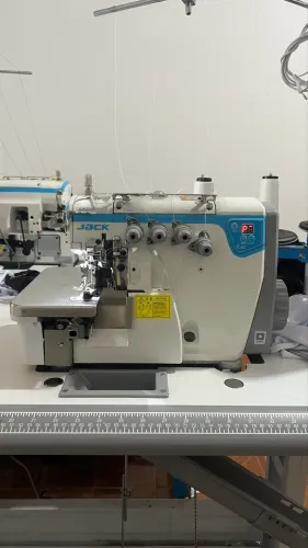 Máquina de costura Jack Overloque