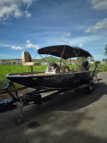 Lancha barco de pesca lazer