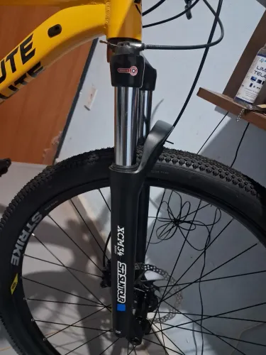 Suspensão suntour xcm 34 aro 29 boost