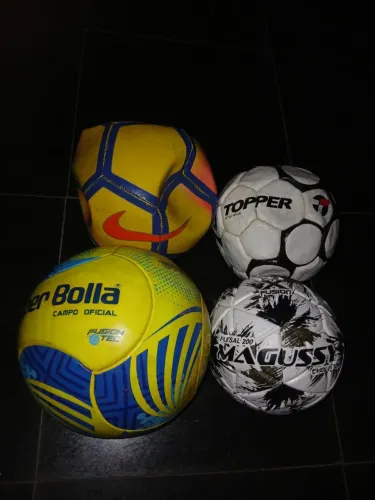 Vendo um lote com 4 bolas de futebol original pra conserta elas tão furada