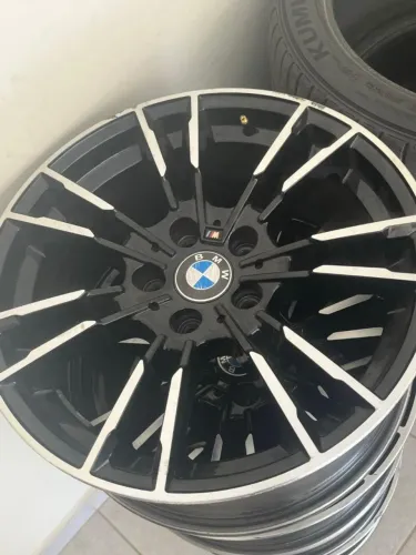 Rodas Furação 5x120 BMW Original Kit M Aro 18 18x8J ET35 + Pneus Kumho