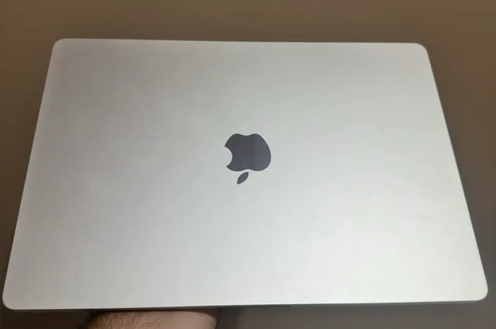 MacBook Air M2 15? 256gb - Prata
