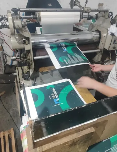 233 Plastificadora e Laminadora ASMR 82 cm de Boca, Ano 2009, Máquina esta na Região Sudes