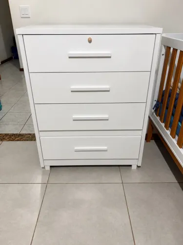 Cômoda 4 gavetas