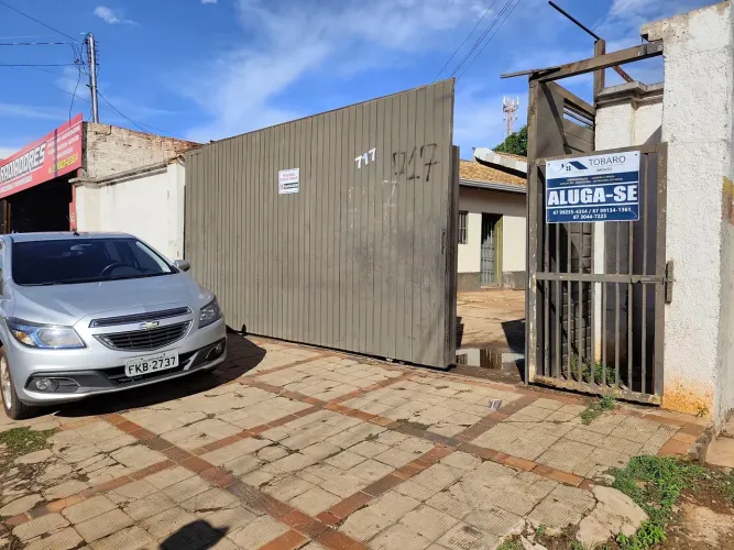 Casa e  galpão comercial frente para avenida Marechal Deodoro 