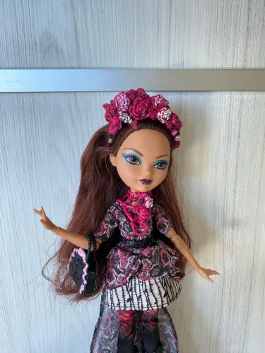 Boneca Ever After High Briar Beauty Primavera