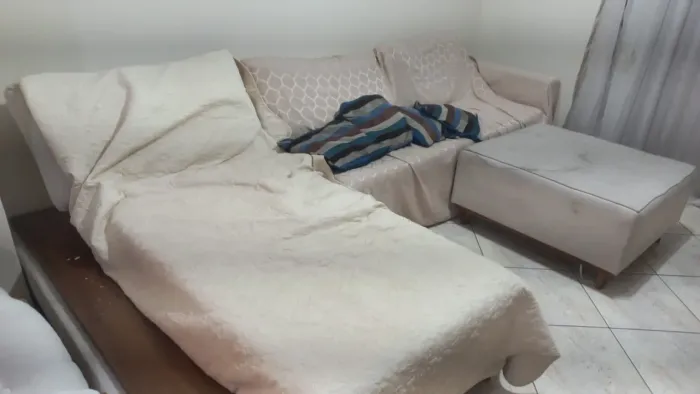 Sofá com poltrona de cento 