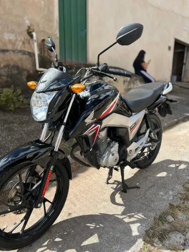 CG Titan 160 - 2016 Preta/ Edição Especial 40 anos