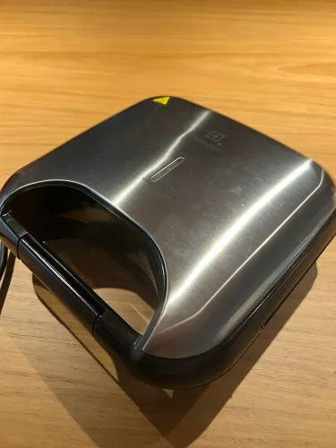 Sanduicheira grill chapa ondulada elétrico antiaderente inox ESG20 220v