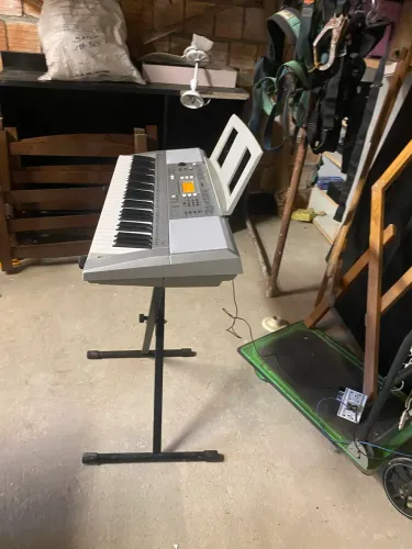 Vendo teclado semi novo