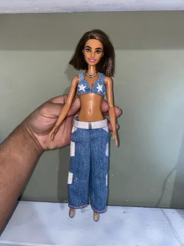 Barbie com calça jeans Brilho 