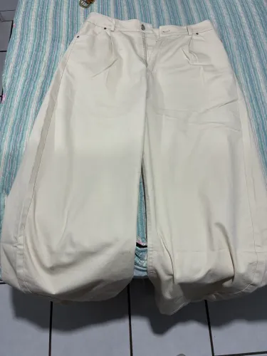 Calça bege feminina 