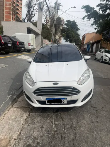 Ford Fiesta 1.5 16V Flex Mec. 5P 2015