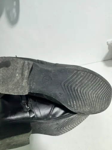 Bota preta 