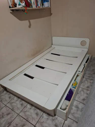 Cama infantil Tok Stok com 2 gavetas + colchão Tok Stok