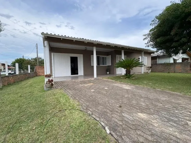 Casa à venda no Balneário de Santa Terezinha